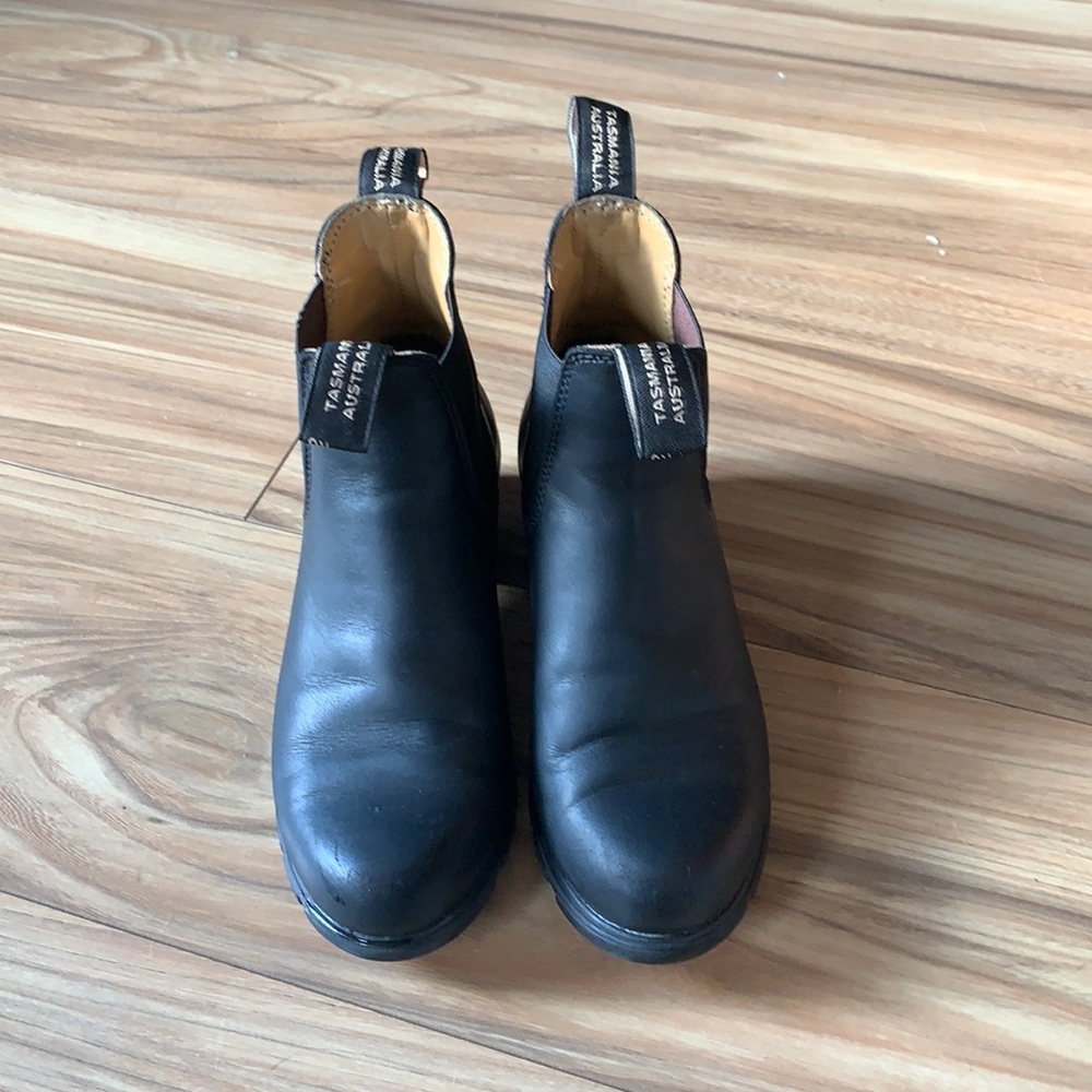 Blundstone 1671 heeled boots